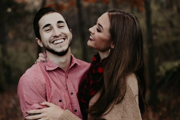 How do you tell if a man is falling in love with you?