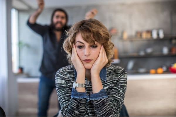 symptoms of forcing a relationship
